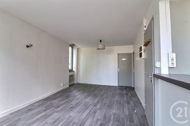 Appartement à louer - 2 pièces - 50.0 m2 - JUJURIEUX - 01 - RHONE-ALPES - Century 21 Christal Immobilier